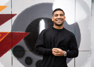 Associate degree student van de opleiding Management