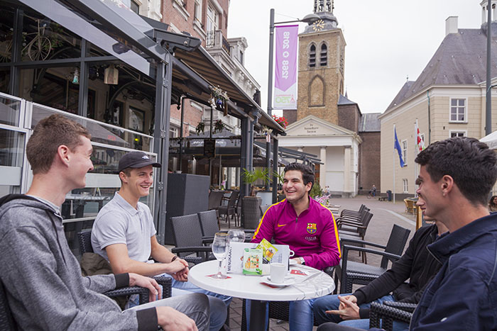 Als je in Roosendaal gaat studeren, kun je niet om de Brabantse gezelligheid heen